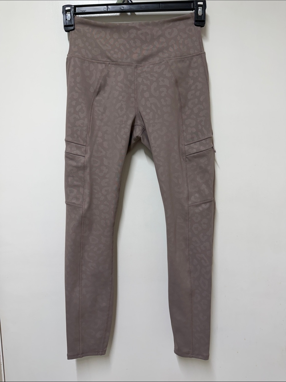 Move Theology Active leggings with zipper pockets- Taupe